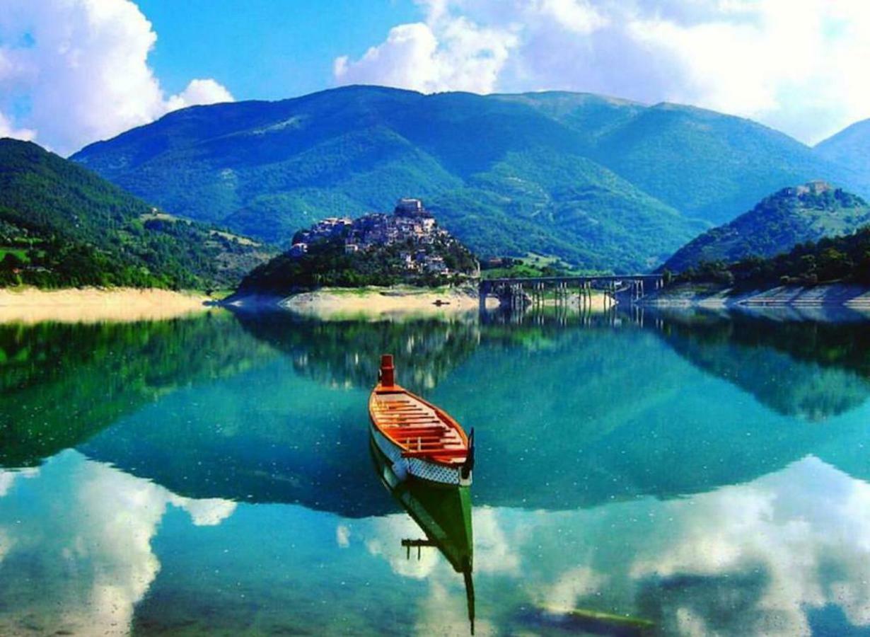 Holiday home Casa Con Terrazzo Vista - Lakeholiday Castel di Tora